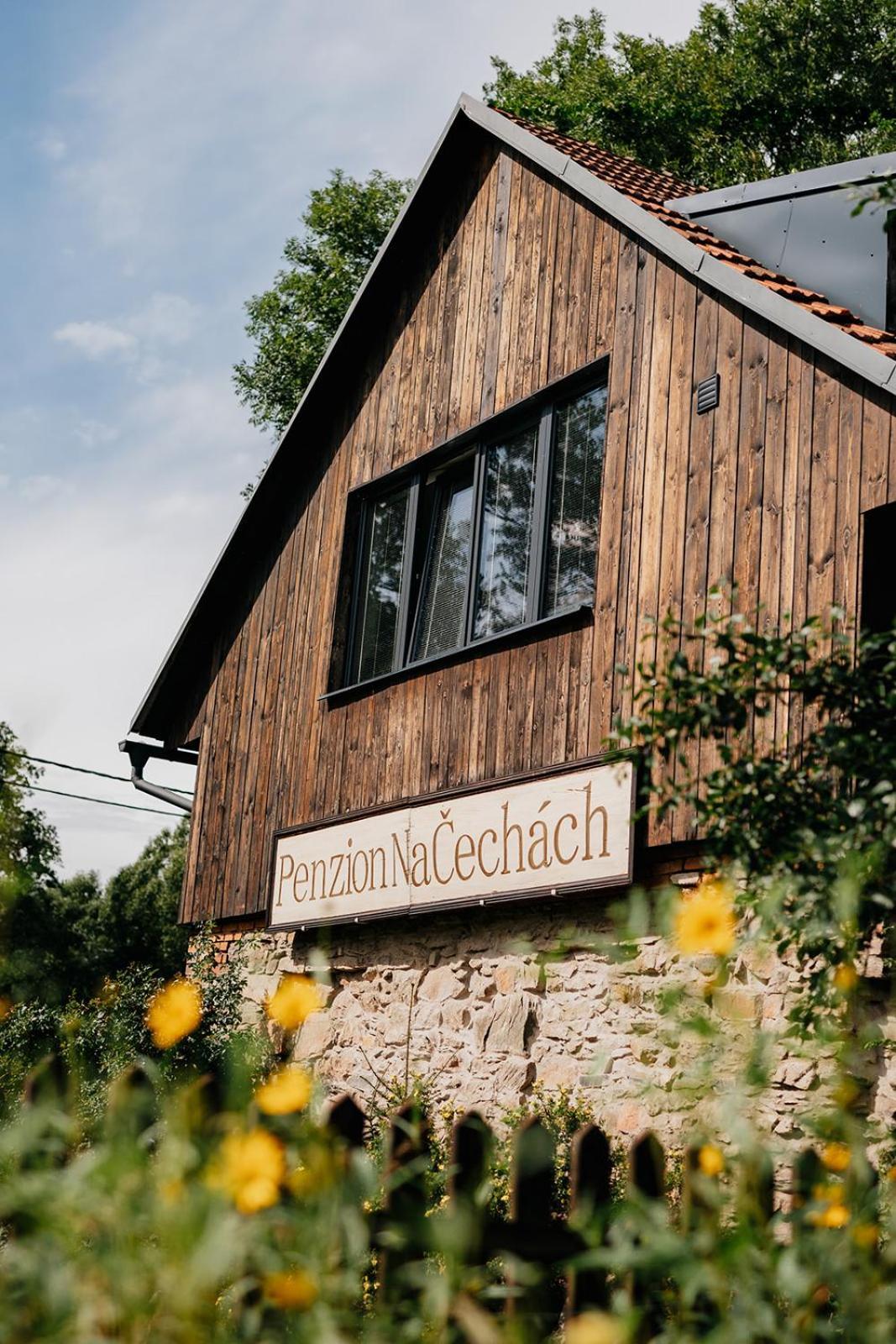 Отель Restaurant A Penzion Na Cechach Korouhev Экстерьер фото