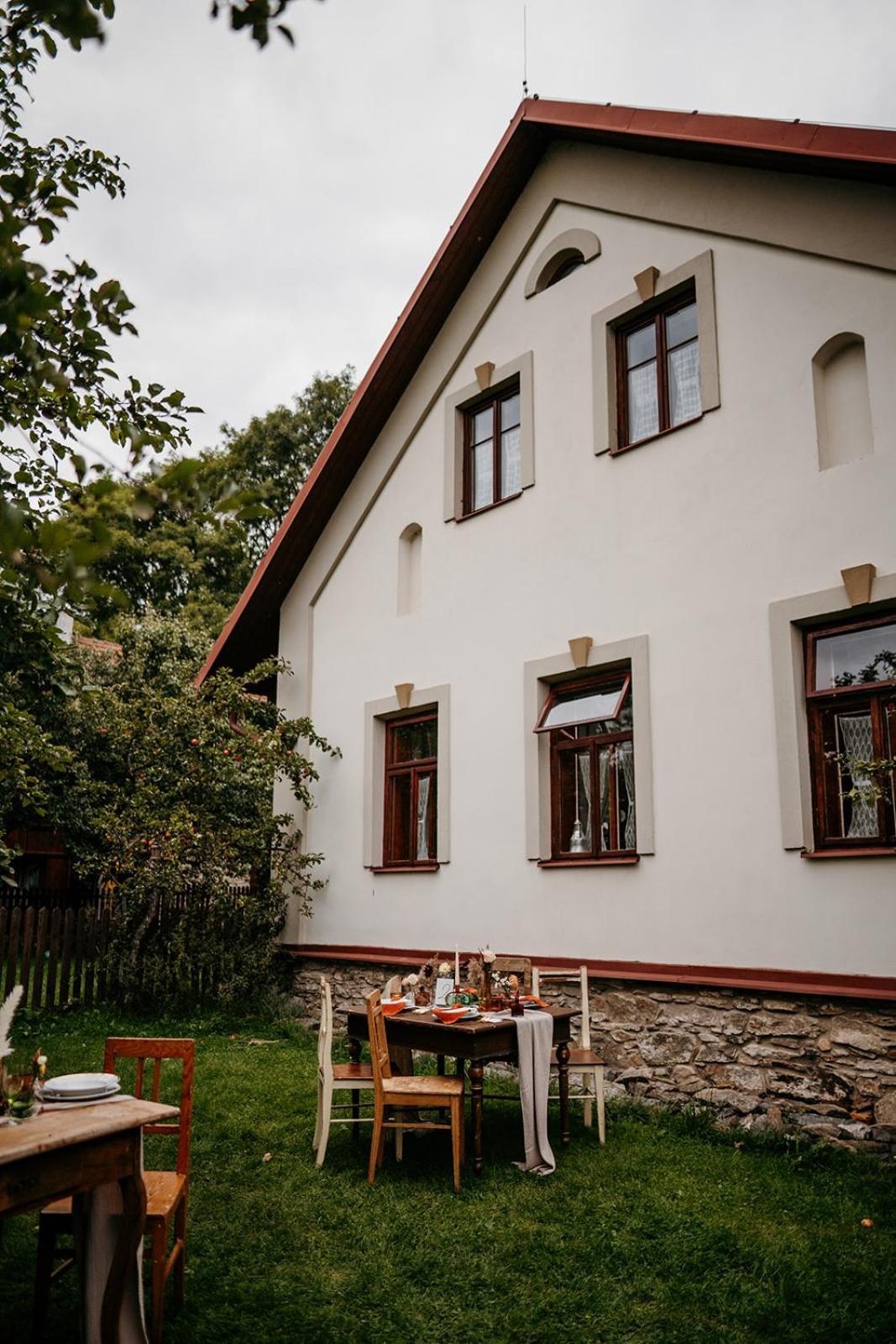 Отель Restaurant A Penzion Na Cechach Korouhev Экстерьер фото