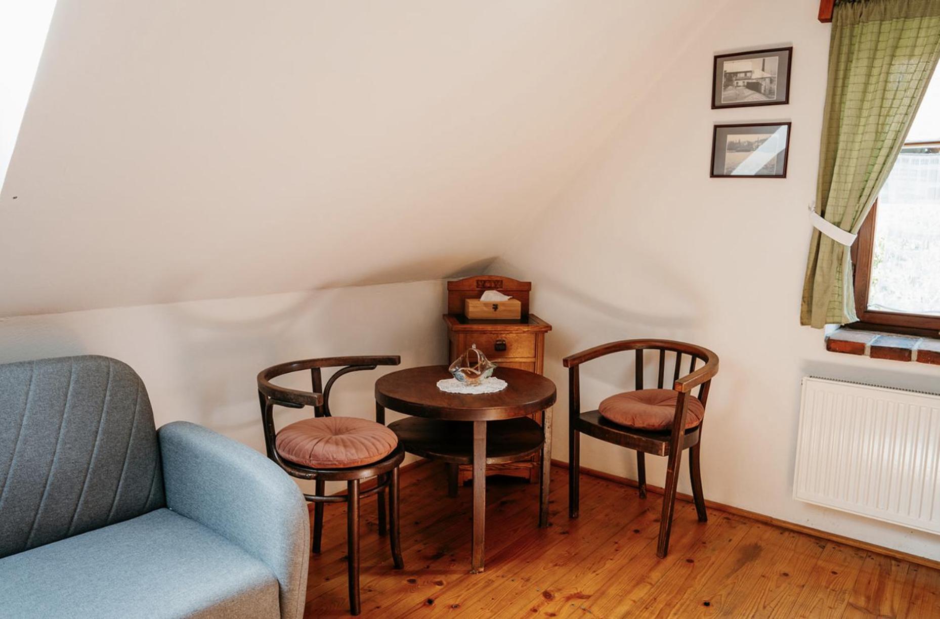 Отель Restaurant A Penzion Na Cechach Korouhev Экстерьер фото
